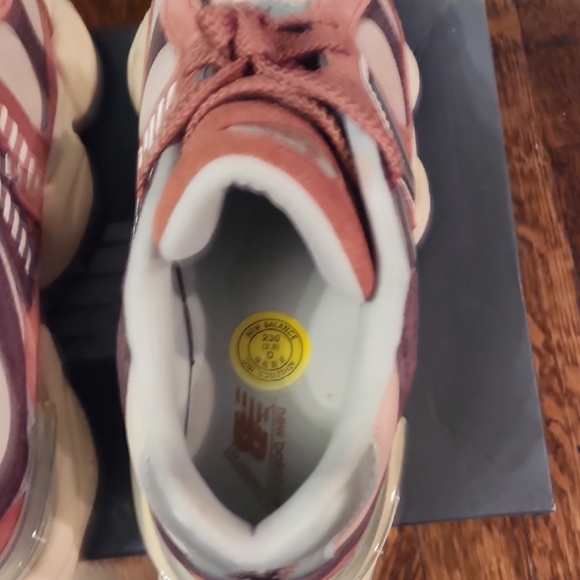 New Balance 9060 - Picture 5 of 9